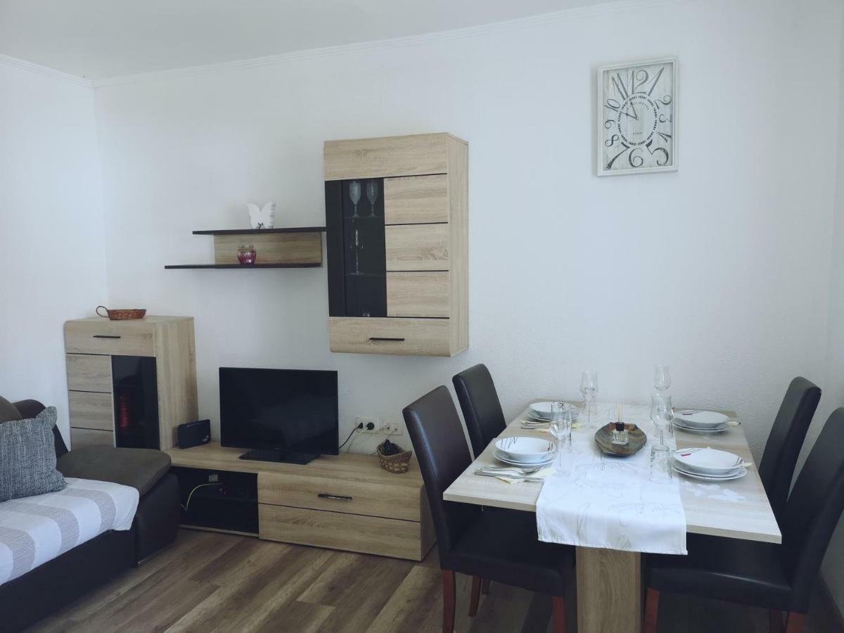 BašanijaApp Emona公寓 外观 照片